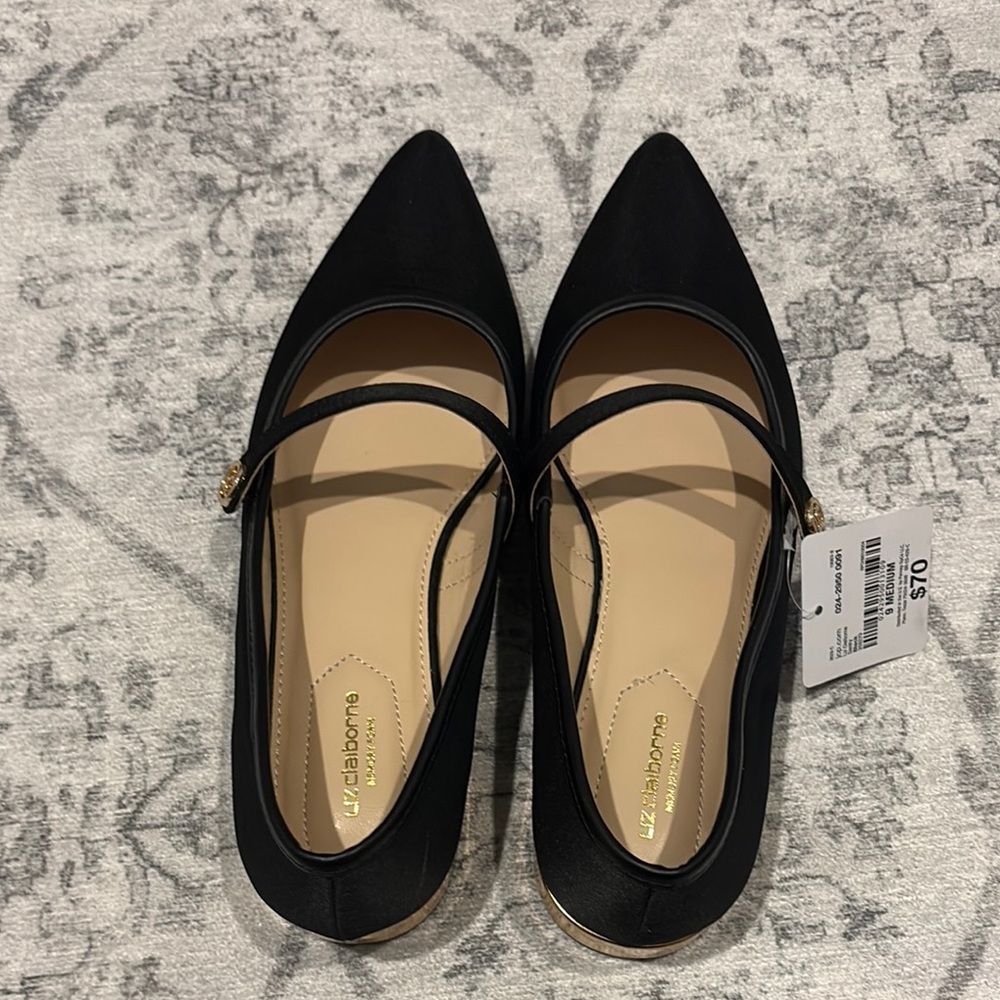 Cute Gold block heel Mary Jane’s